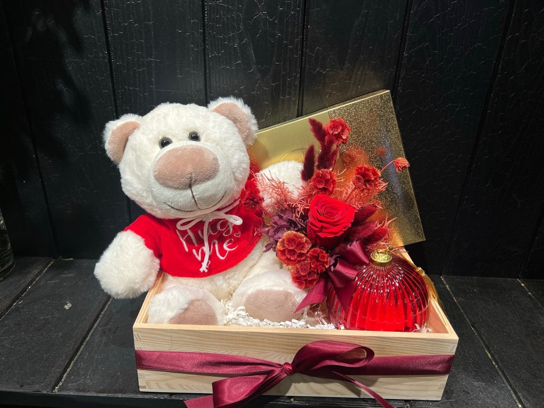 I Love you Hamper - ROSE & CO