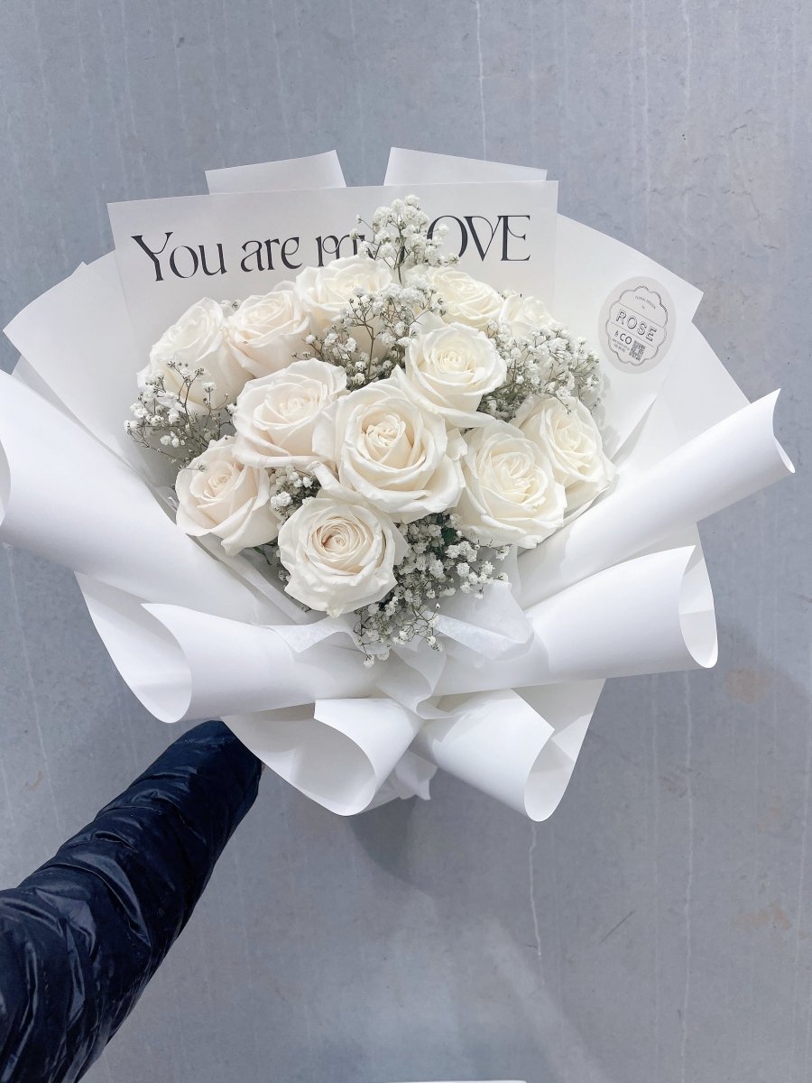 Roses Mix Baby’s Breath - ROSE & CO