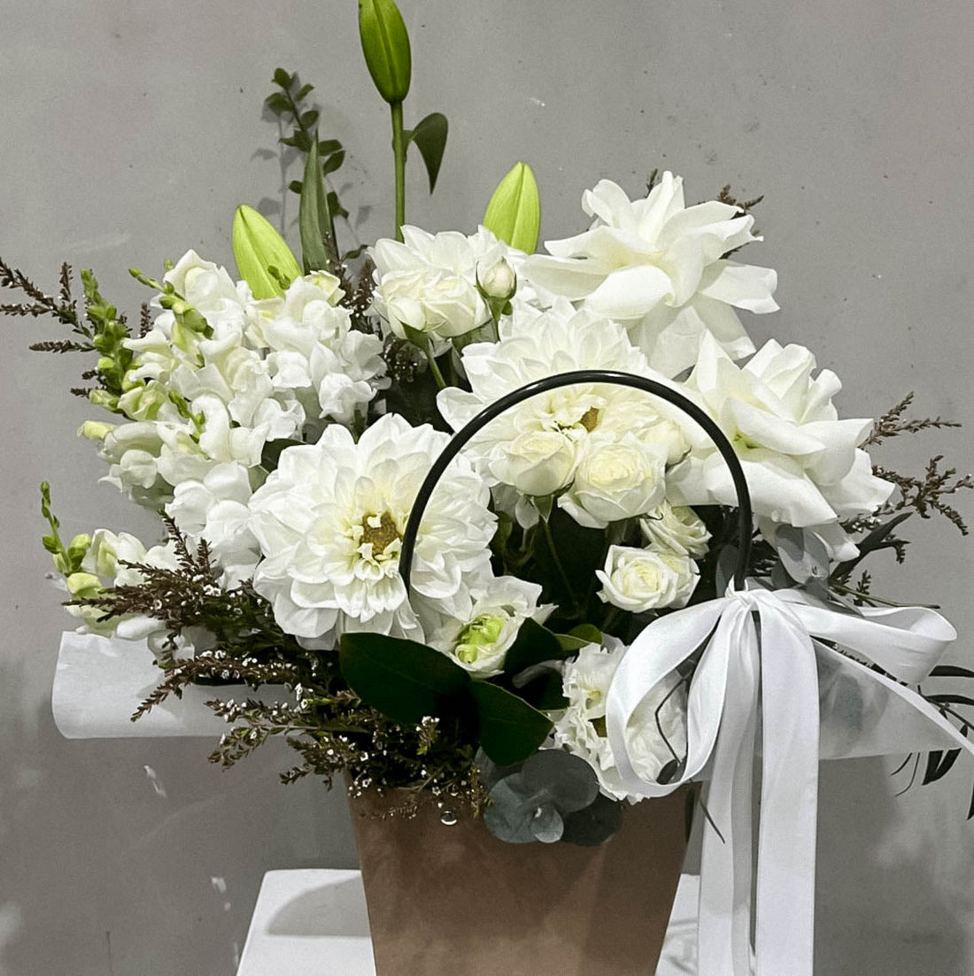 Snow-White Handbag - ROSE & CO