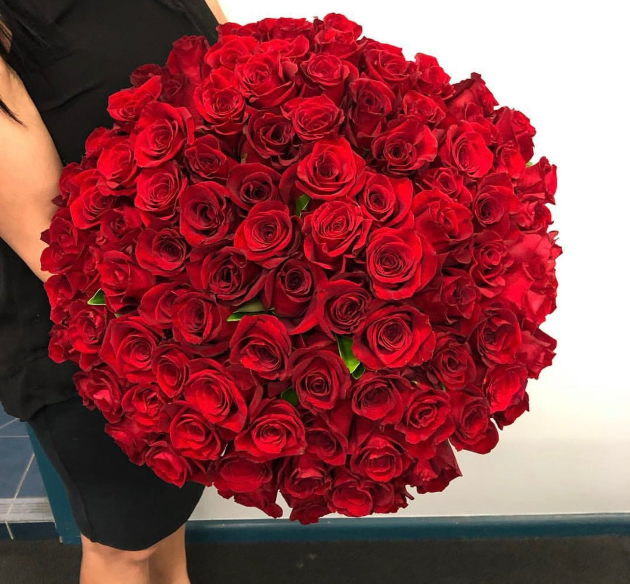100 Red Roses