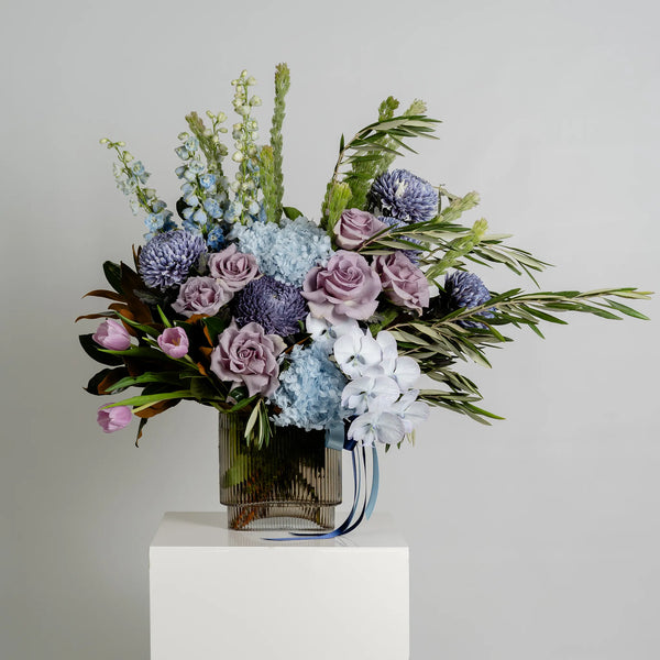 Blue Moon (Vase Included)