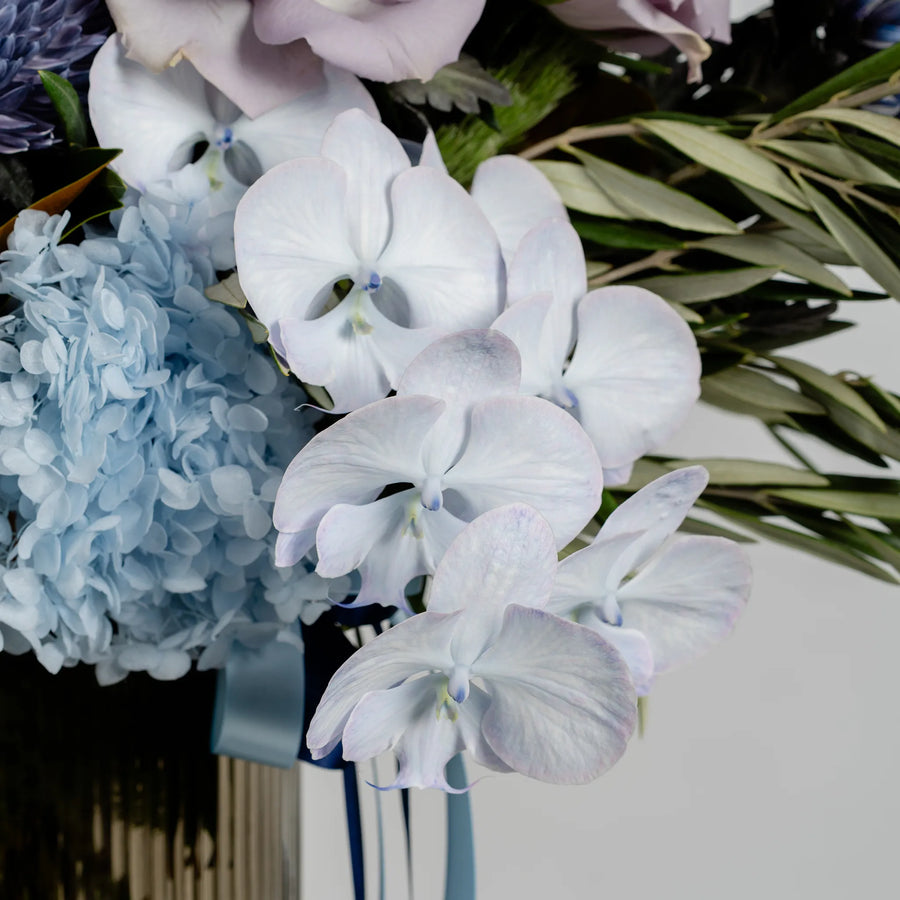 Blue Moon (Vase Included)